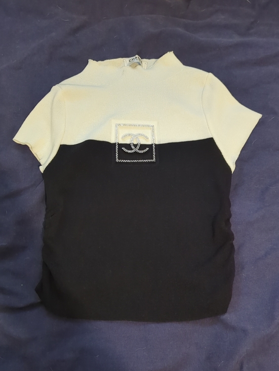 CHANEL Tops - CHANEL Black and White Short Sleeve Knit Top Size XS